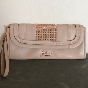 Guess Clutch